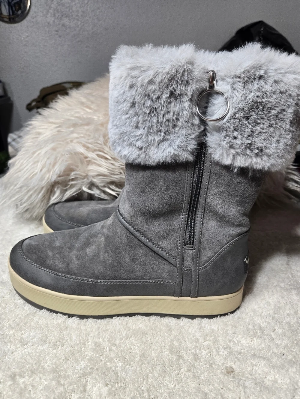 Koolaburra by UGG Women's Tynlee Suede & Faux Fur High Boots Gray Size 10